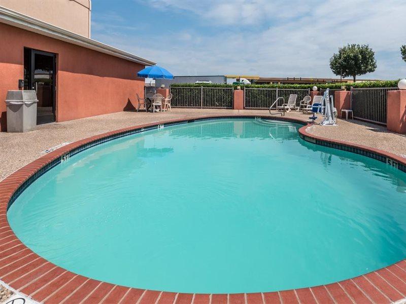 Super 8 By Wyndham Fort Worth North Экстерьер фото